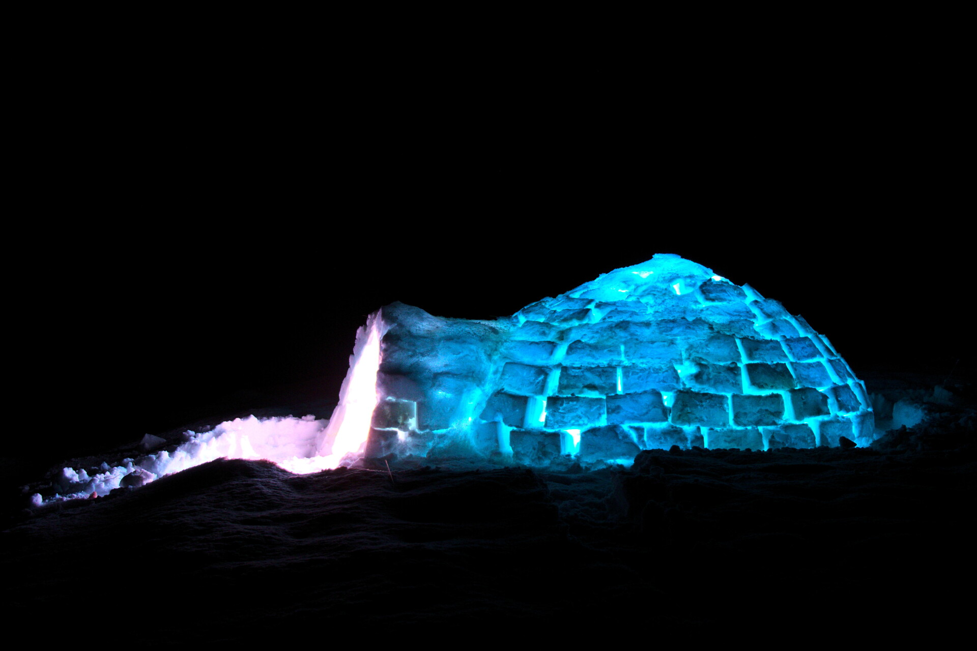 Iglu bauen: Vollständige Anleitung für Winterabenteuer