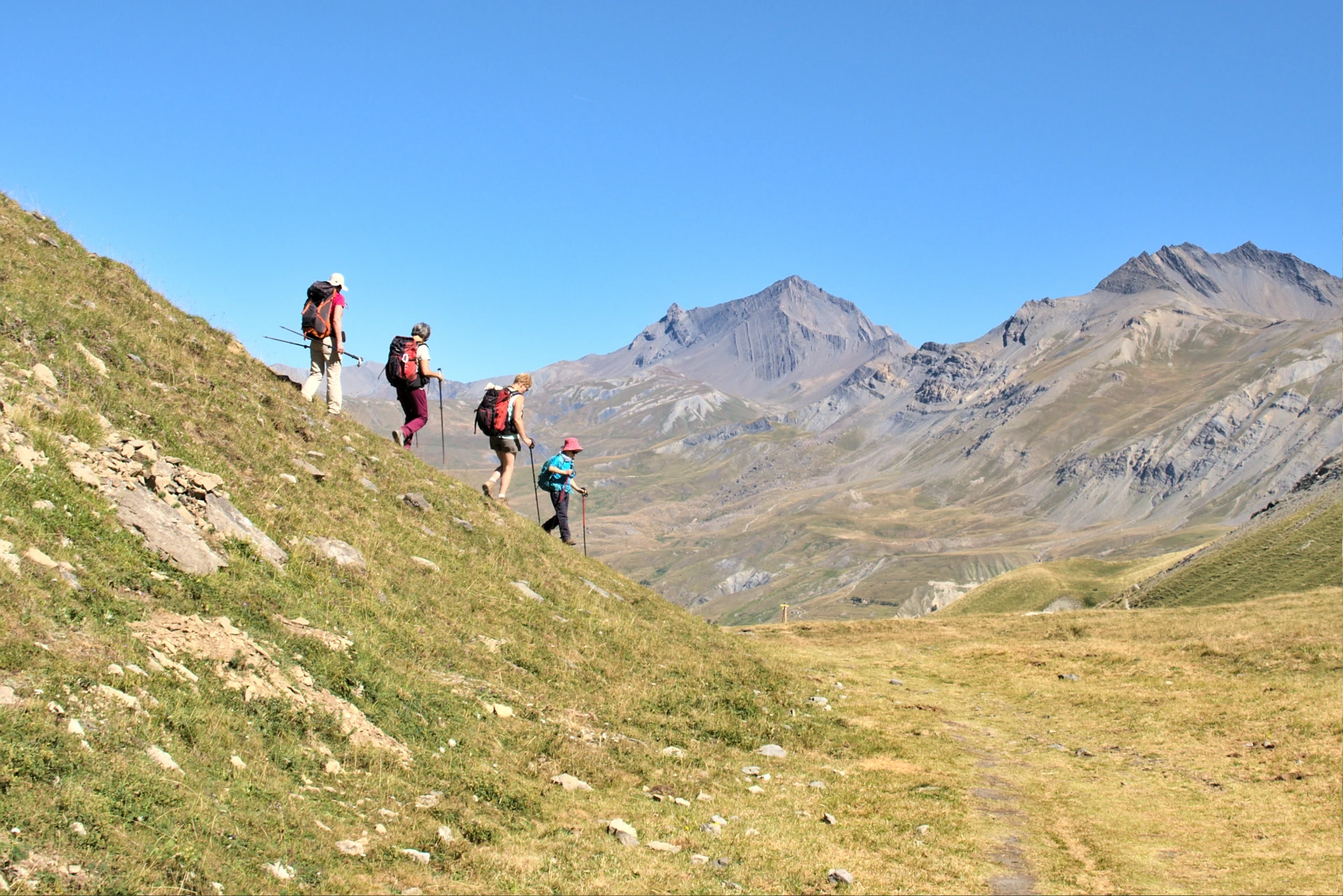 Altimood: Unvergessliche Bergabenteuer – Wandern, Trekking, Schneeschuhwandern in den Alpen