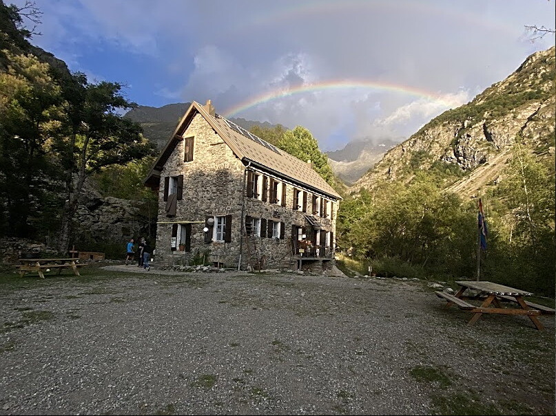 Berghütte vs. Gîte: Alpine Unterkunftsmöglichkeiten verstehen