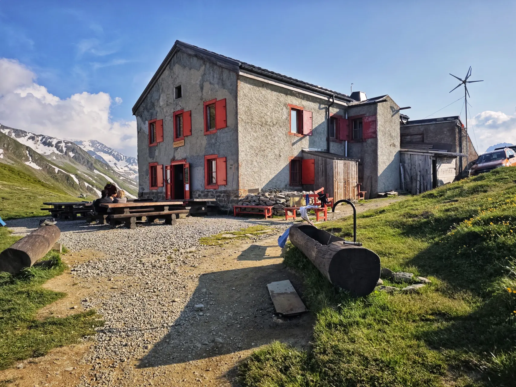 Hütte am Col de la Balme